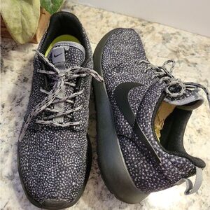 Nike Roshe Run Print Shoes